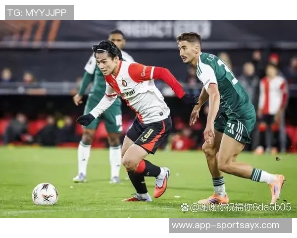 上田绮世状态火热半场梅开二度助力球队领跑荷甲射手榜